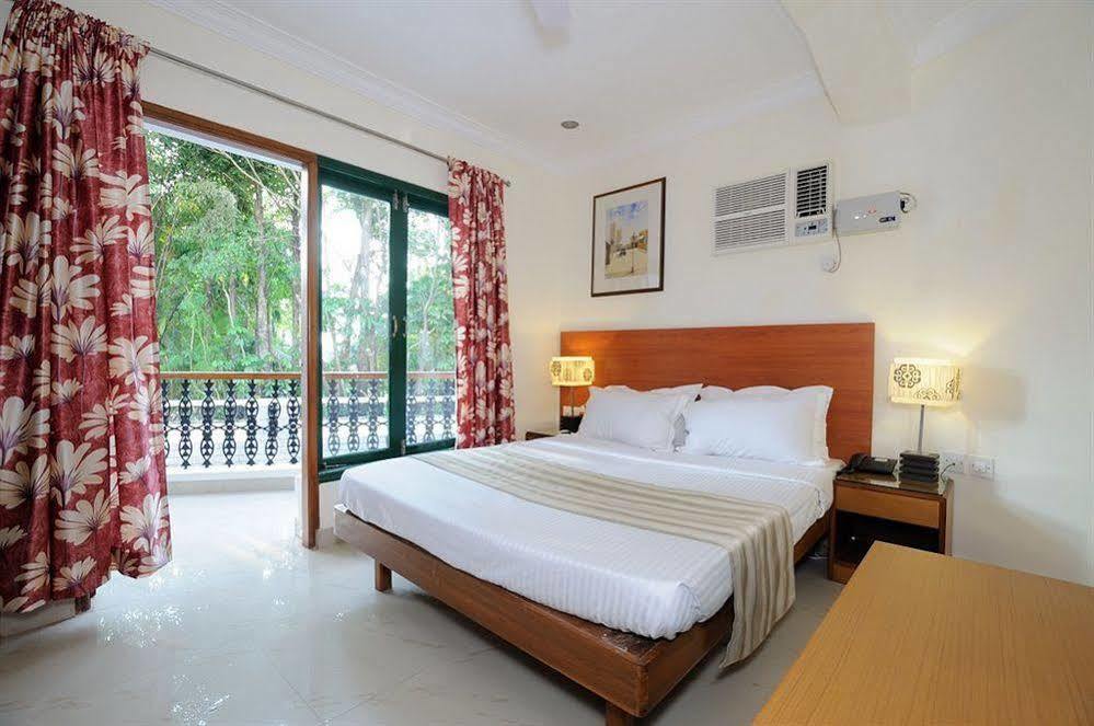 Hotel Brisa Marina Caranzalem Екстер'єр фото