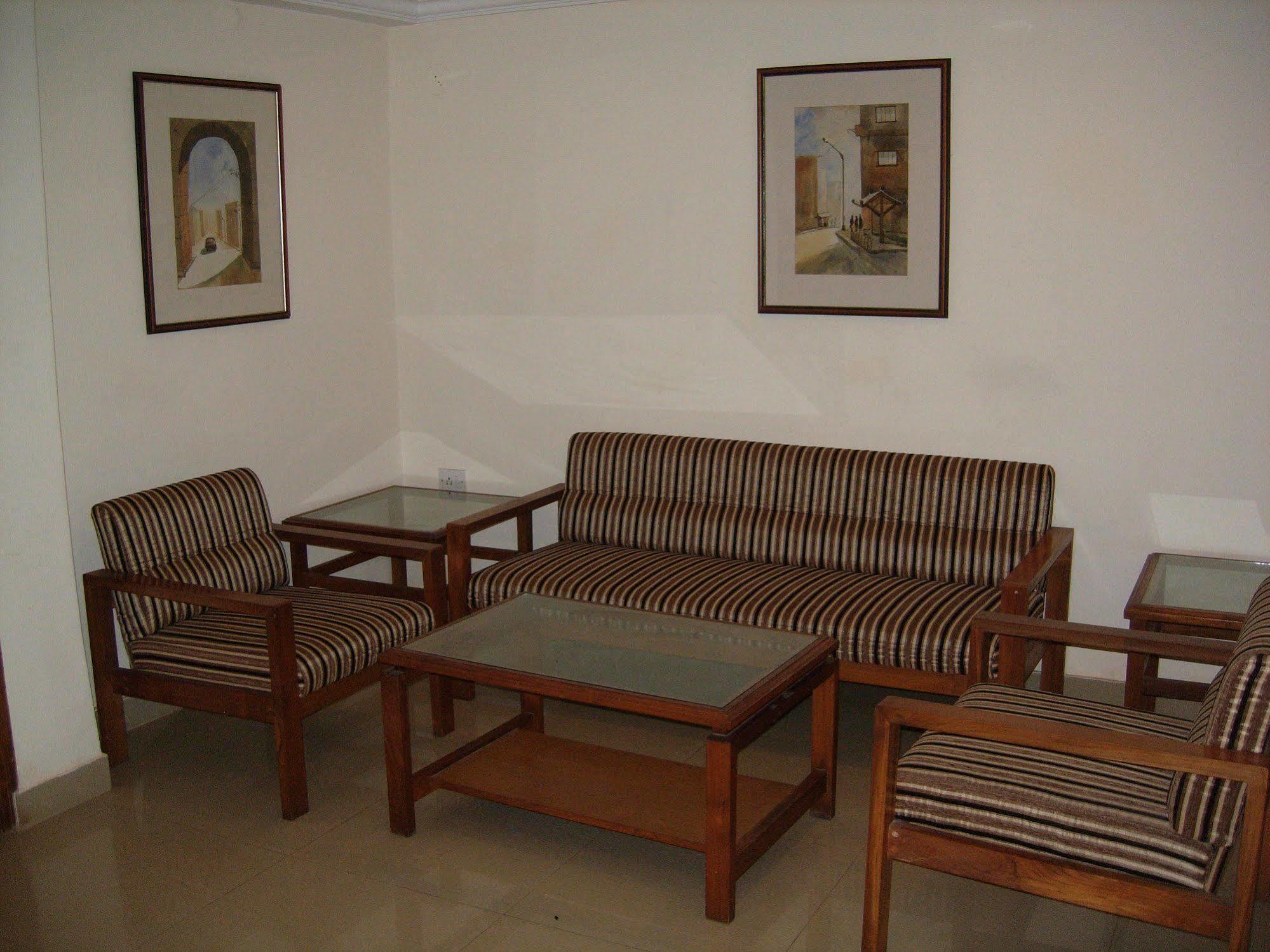Hotel Brisa Marina Caranzalem Екстер'єр фото